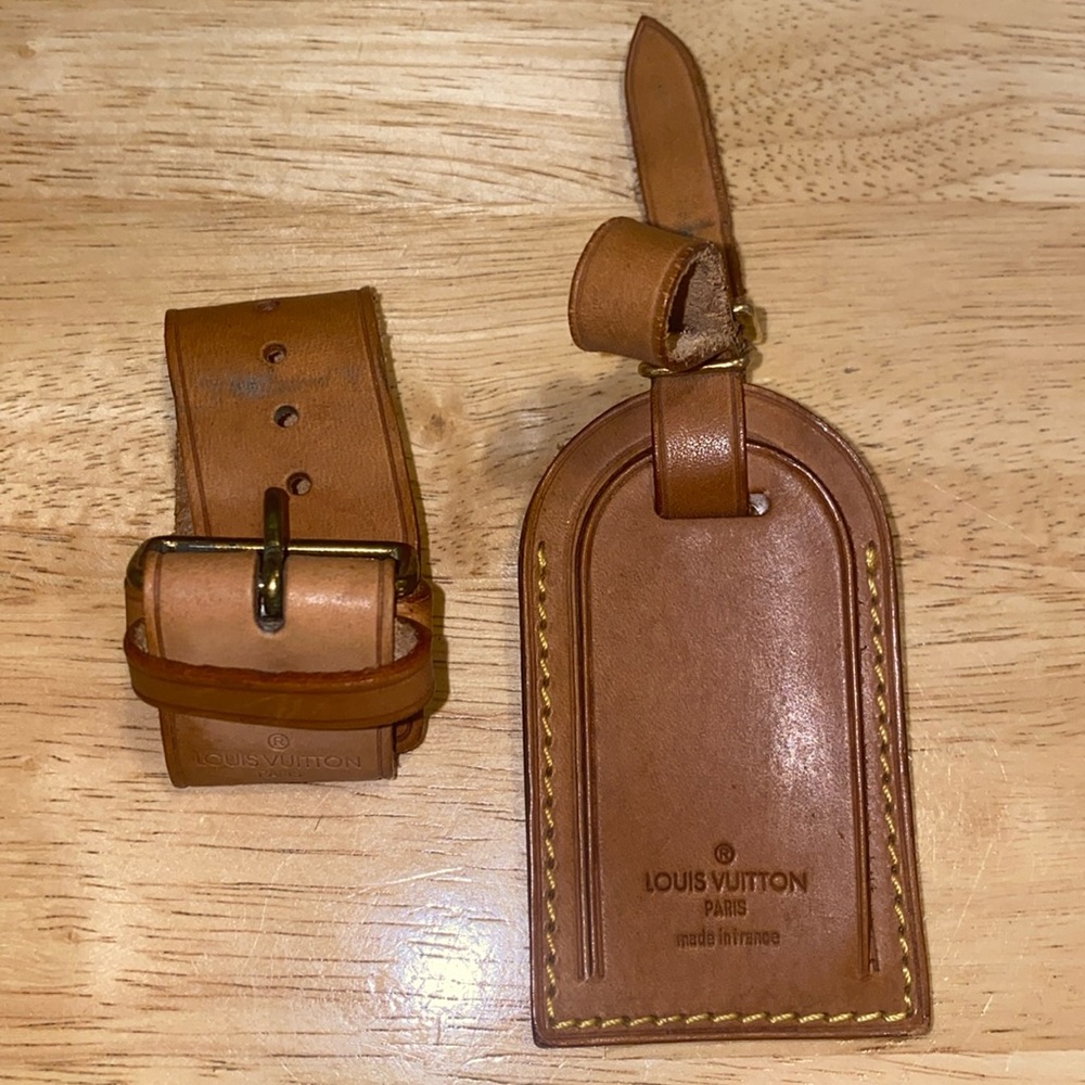 Louis Vuitton luggage tag & poignet- Authentic